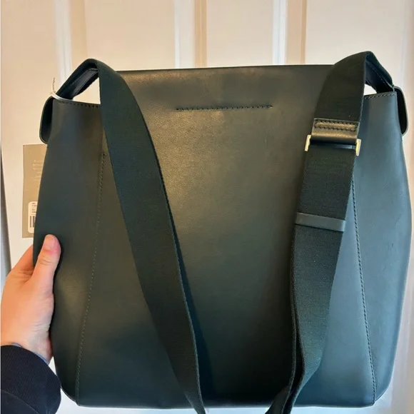 NWT Everlane The Form Shoulder Bag - Picture 8 of 13